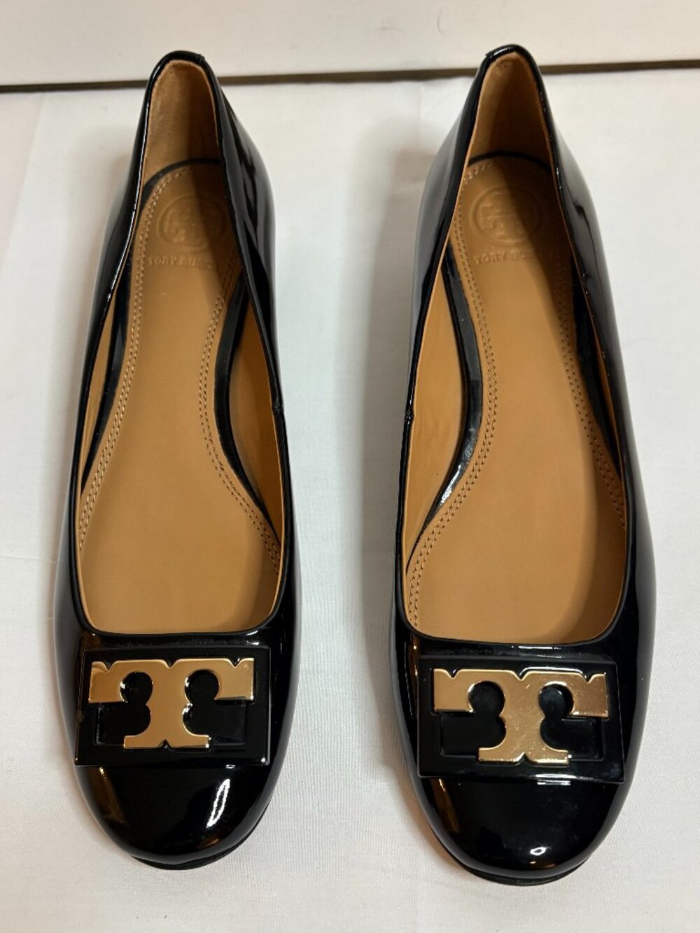 TORY BURCH Gigi Pumps Low Heel Black Patent Leather Sz 6.5M Slip On 31439 Nice! - Picture 11 of 11